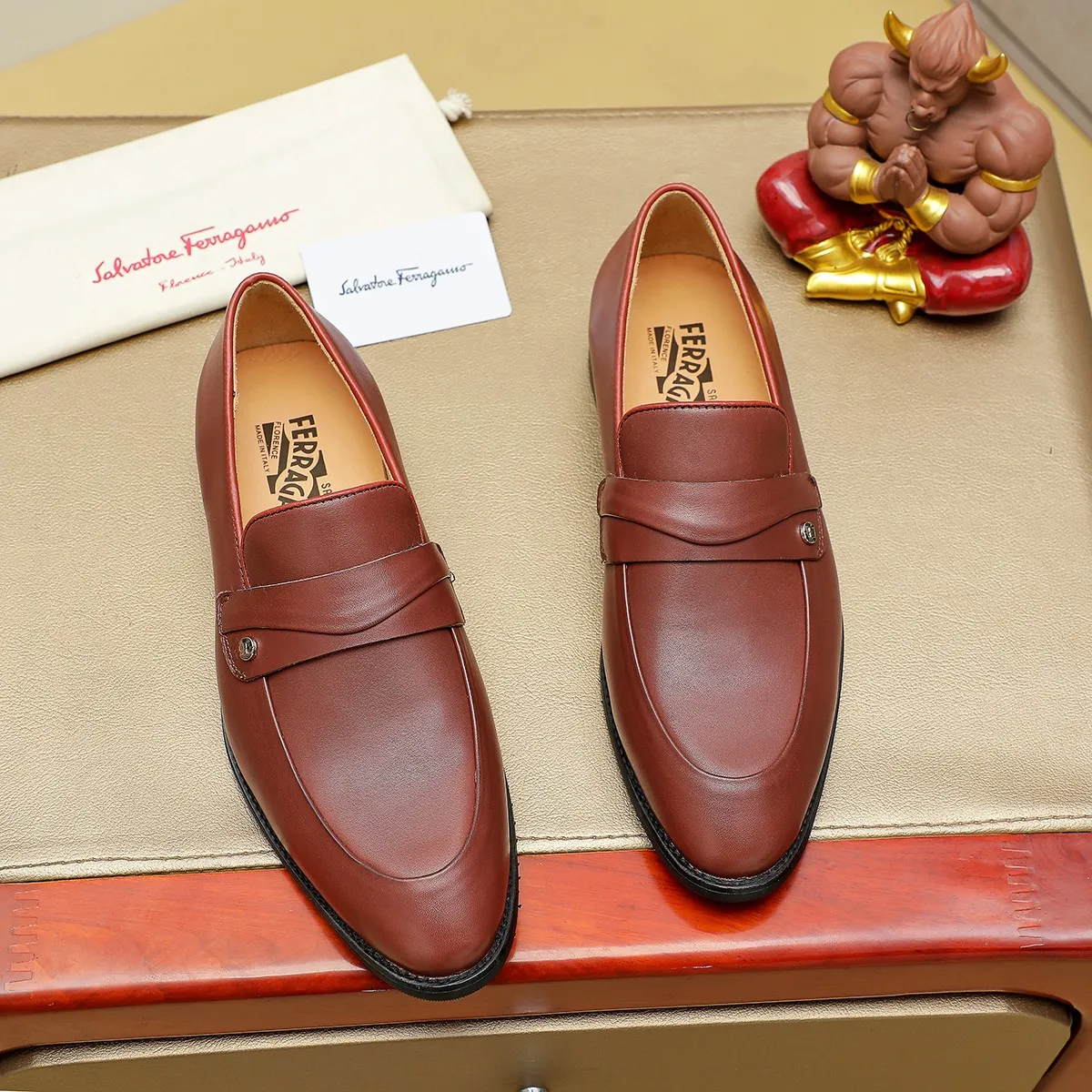 Men's shoes 💰460 Ferragamo [Ferragamo] top imported suit men's shoes 💯Original copy of the official website, product materials: selected imported embossed calfskin + luxury hardware buckle accessories ~ imported water-dyed cow 🐂 leather lining. Strong three-dimensional visual effect, original combination outsole, multiple colors available😘 Size: 39-44 (38.45.46. Customized)